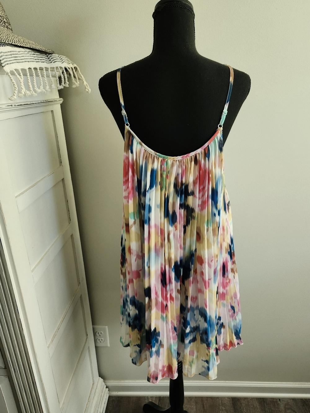 MYSTREE PLEATED SWING DRESS - Picture 3 of 5